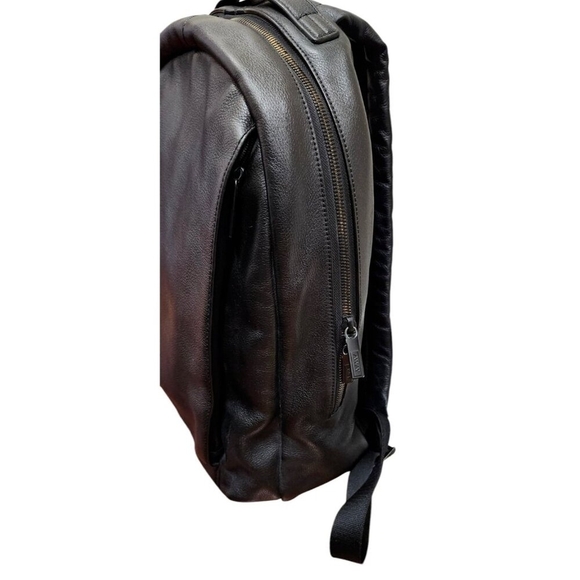 Away The Outdoor Backpack Leather Black - Picture 5 of 16